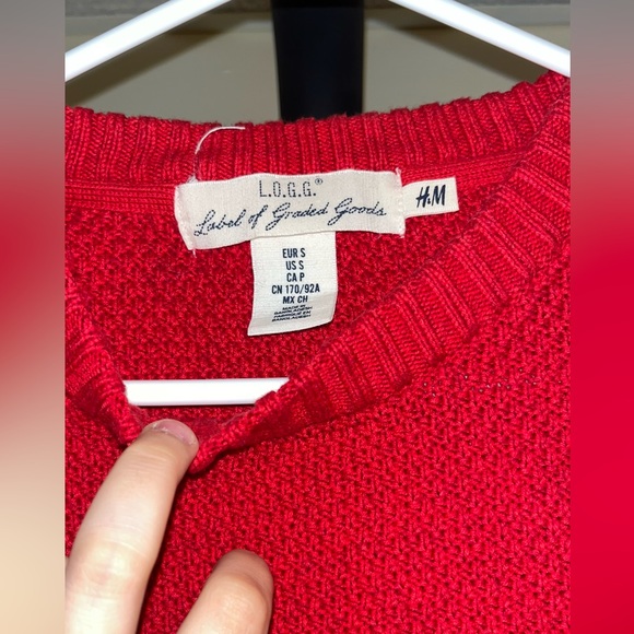 red knitted crew neck - Picture 2 of 2